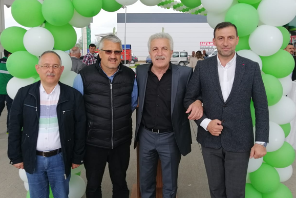 3 Mayıs 2019 Cuma günü saat 13:30 da Eski Dernek Başkanımız Orhan Yılmaz'ın petrol ofisi açılışına yönetim kurulu üyeleri olarak katıldık.